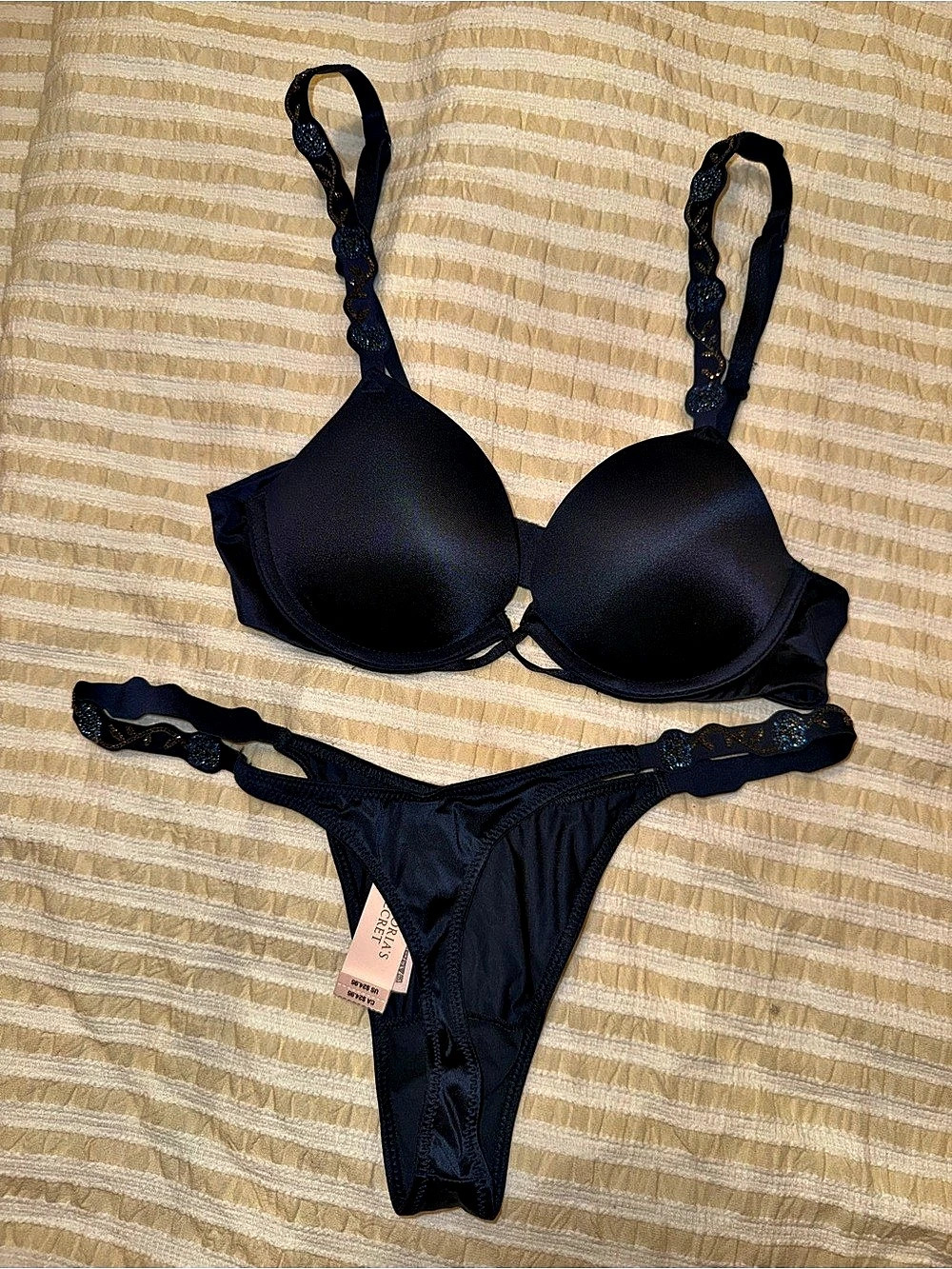 Victoria's Secret Very Sexy Shine Strap Push-Up Bra and Thong Set Shine Strap 32